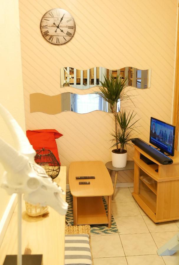 Appartement Cosy Sur Port De Plaisance كابروتو المظهر الخارجي الصورة