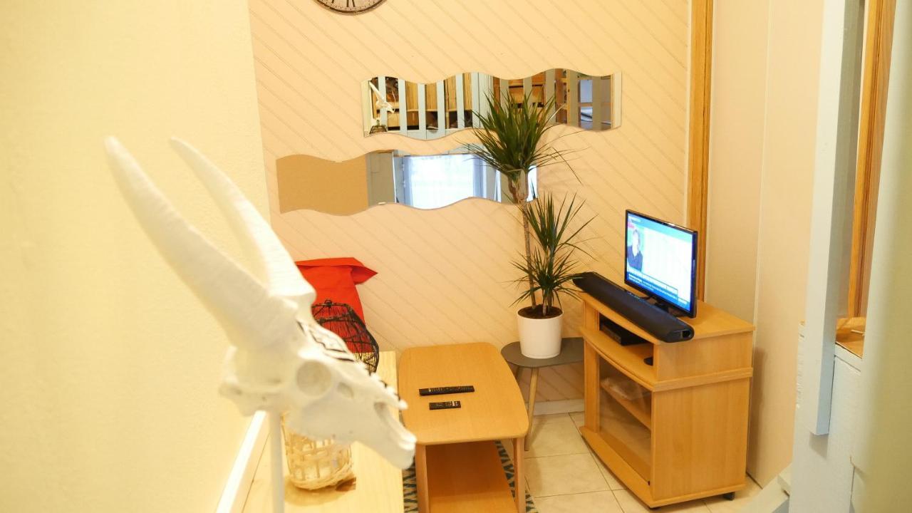 Appartement Cosy Sur Port De Plaisance كابروتو المظهر الخارجي الصورة